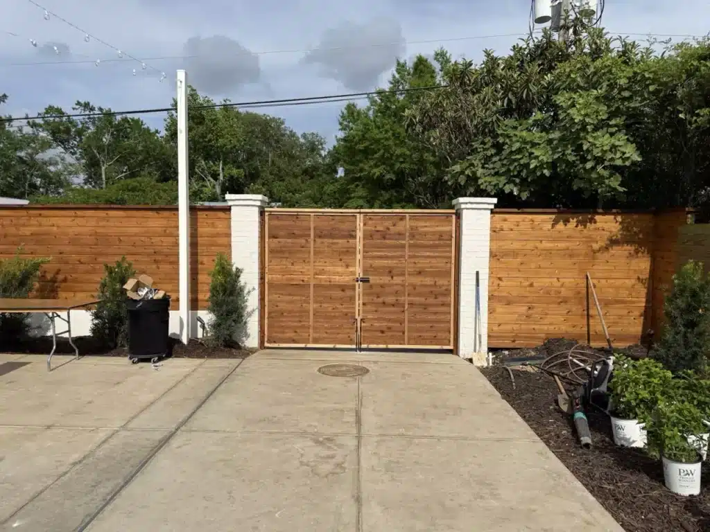 fencing and gates photo 26 large 681e17b87de2e